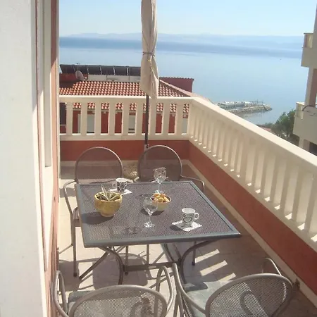 Lovely 2-bedroom, 2-bathroom With Sea View Balcony, 200m From アパート Duće