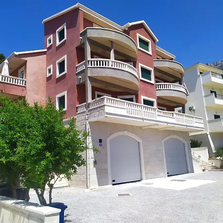 Lovely 2-bedroom, 2-bathroom With Sea View Balcony, 200m From アパート